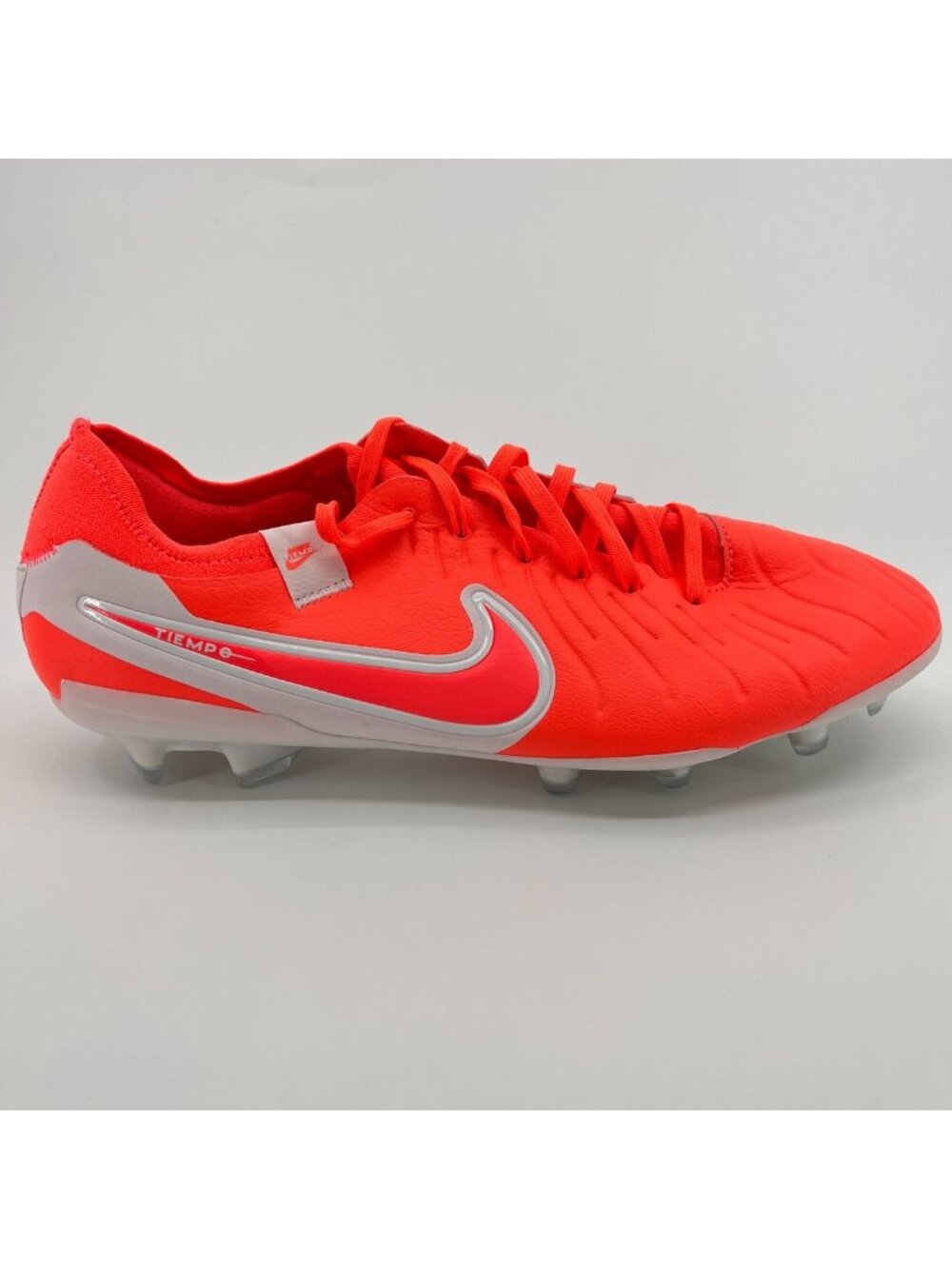 Nike Tiempo Legend 10 Pro FG Mens Size 9.5 Orange Running Outdoor Soccer Cleats